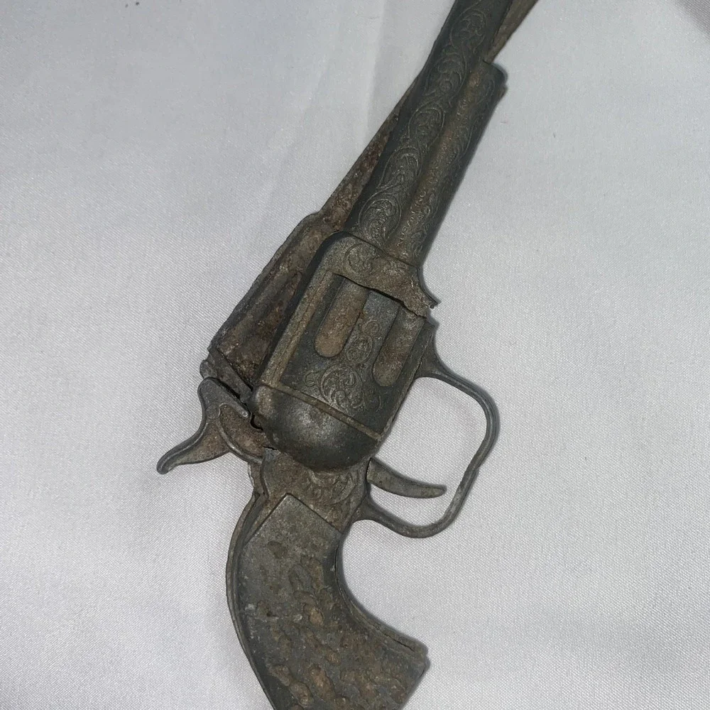 TWO Vintage 50s‎ TOY Cap Guns Hubley single shot TX and Kusan INC Nash, TN